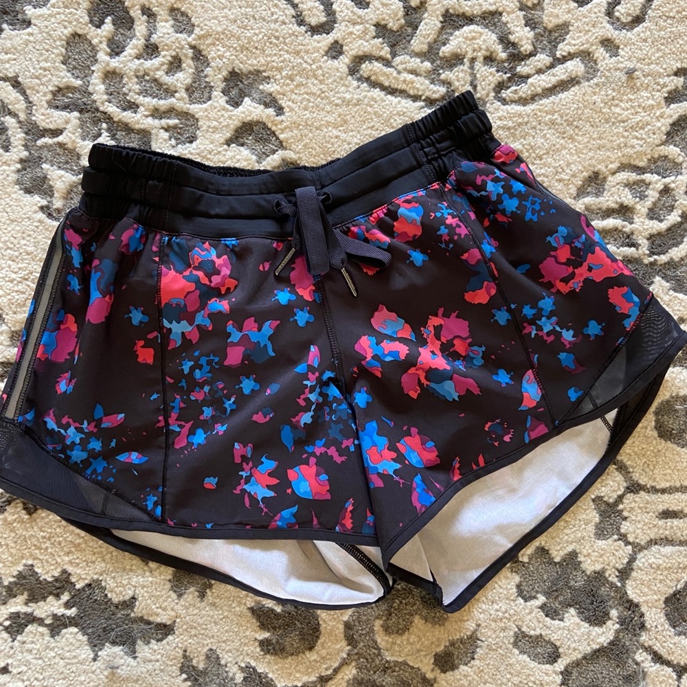 ‼️SOLD‼️lululemon hotty hot shorts